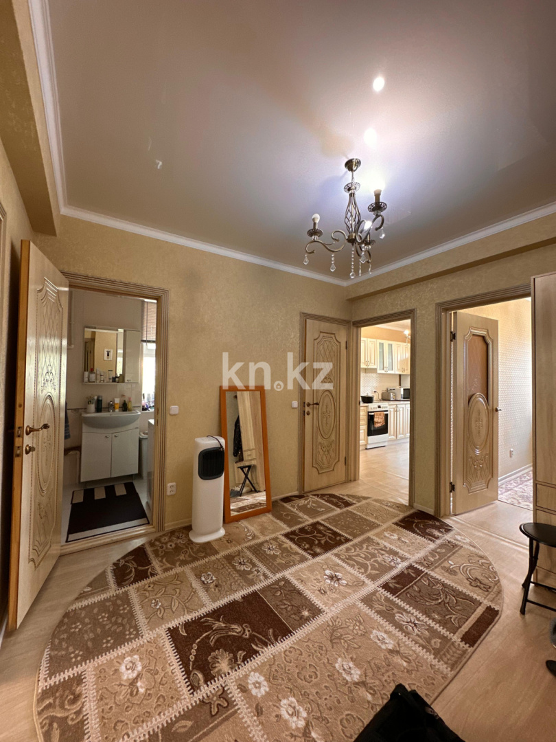 Продажа 3-комнатной квартиры, 71 м², ул. Абая, дом  46 в Караганде - фото 21