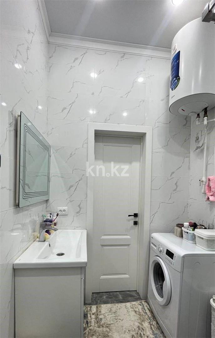 Продажа 2-комнатной квартиры, 65 м², ул. Муканова в Караганде - фото 15