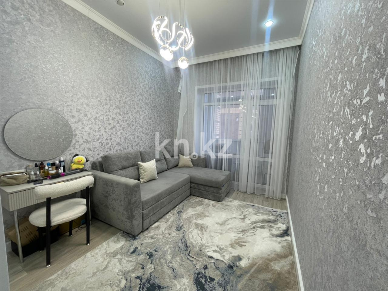 Продажа 3-комнатной квартиры, 94 м², ул. Муканова, дом  1/9 в Караганде - фото 3