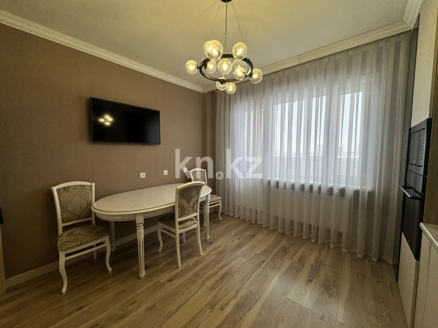 Продажа 3-комнатной квартиры, 89 м², пр. Шахтеров, дом  52 в Караганде - фото 12