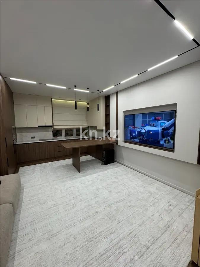 Продажа 3-комнатной квартиры, 72 м², ул. Байтурсынова, дом  67 в Астане