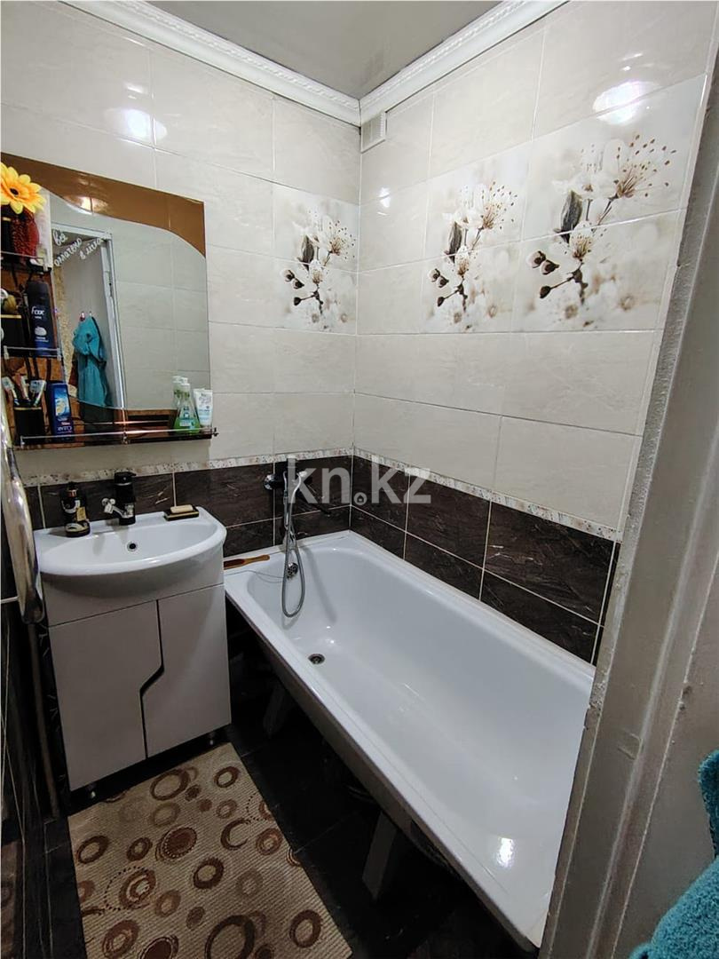 Продажа 3-комнатной квартиры, 62 м², мкр-н 22 в Караганде - фото 21