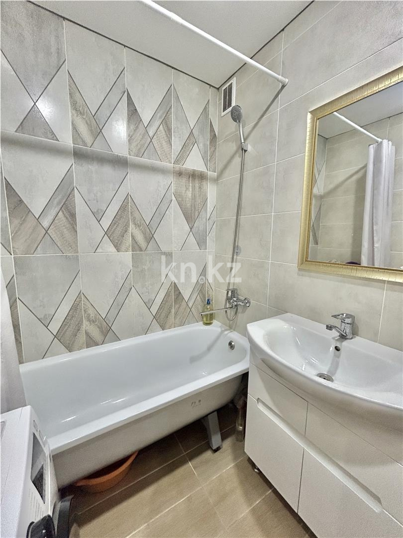 Продажа 4-комнатной квартиры, 76 м² в Караганде - фото 19