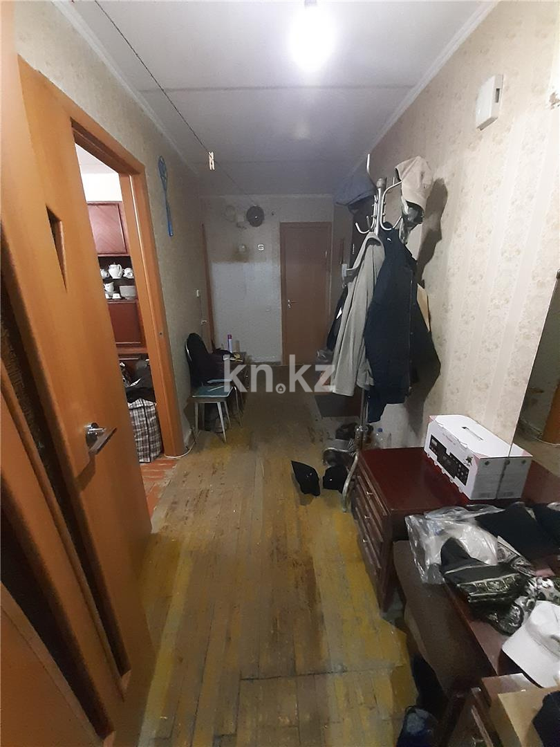Продажа 3-комнатной квартиры, 61 м², ул. Крылова, дом  38 в Караганде - фото 8