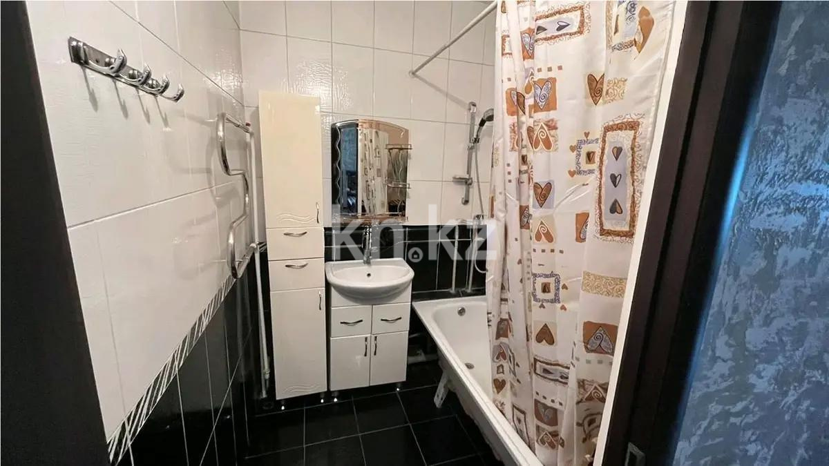 Продажа 2-комнатной квартиры, 65 м², мкр-н Кокжиек, дом  47 в Алматы - фото 2