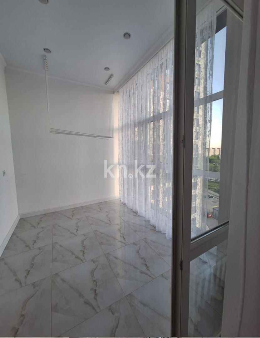 Продажа 3-комнатной квартиры, 90 м², пр. Республики, дом  23/2 в Караганде - фото 4