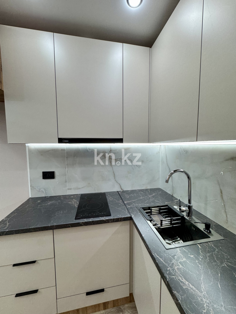 Продажа 2-комнатной квартиры, 40 м², ул. Райымбек батыра, дом  590/16 в Алматы - фото 3