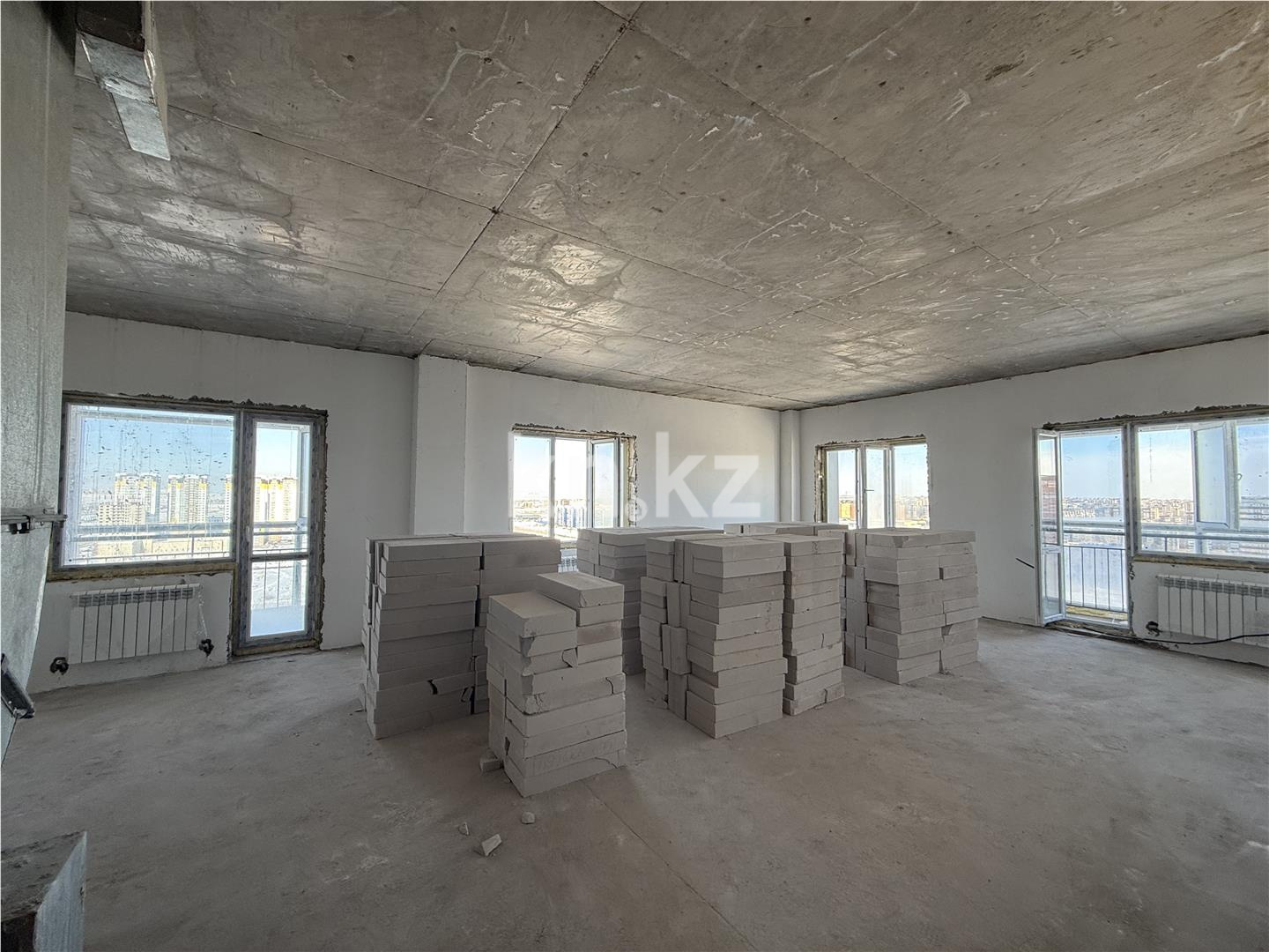 Продажа 2-комнатной квартиры, 67 м² в Караганде