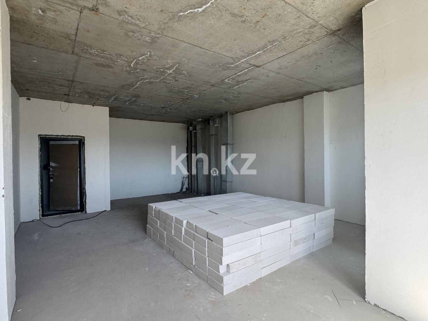 Продажа 1-комнатной квартиры, 48.3 м² в Караганде - фото 3