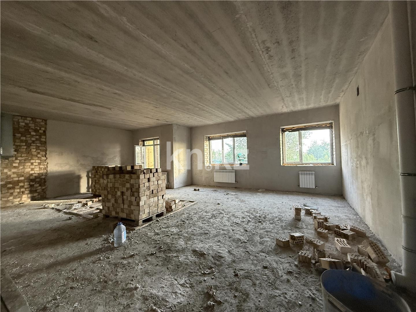 Продажа 2-комнатной квартиры, 61 м² в Караганде