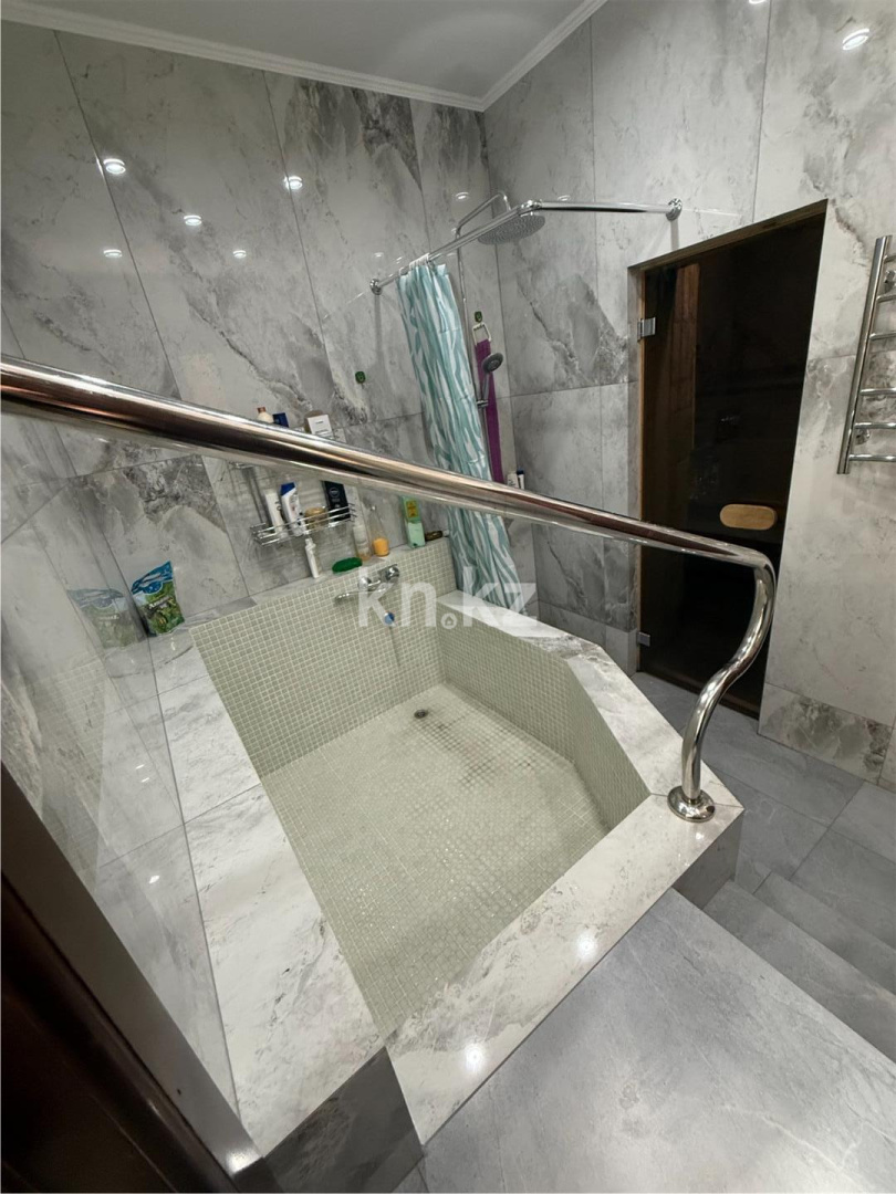 Продажа 7-комнатного дома, 300 м² в Караганде - фото 19
