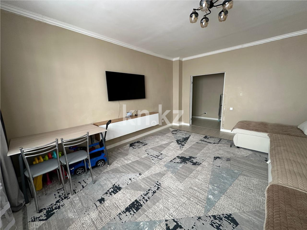 Продажа 2-комнатной квартиры, 70 м², ул. Момышулы в Караганде - фото 2