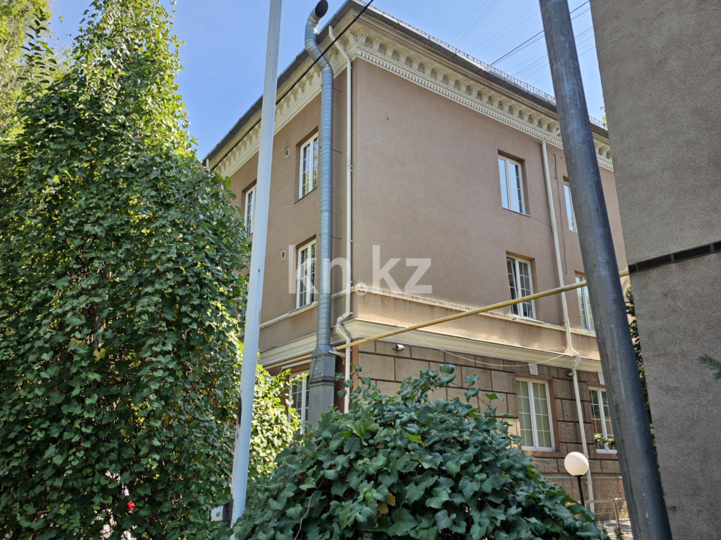 Продажа 3-комнатной квартиры, 80.7 м², ул. Желтоксан в Алматы - фото 30