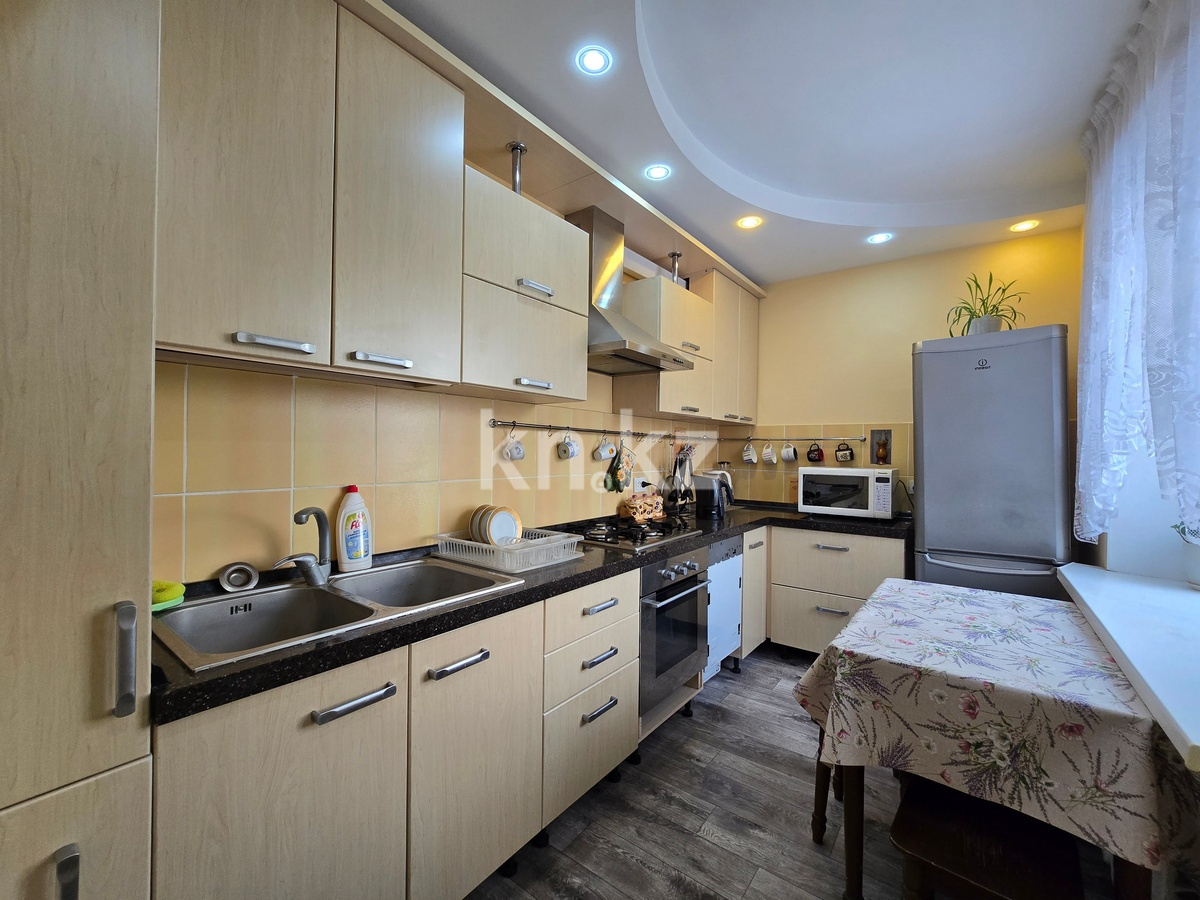 Продажа 3-комнатной квартиры, 73.3 м², пр. Назарбаева, дом  235 - пр. Аль-Фараби в Алматы