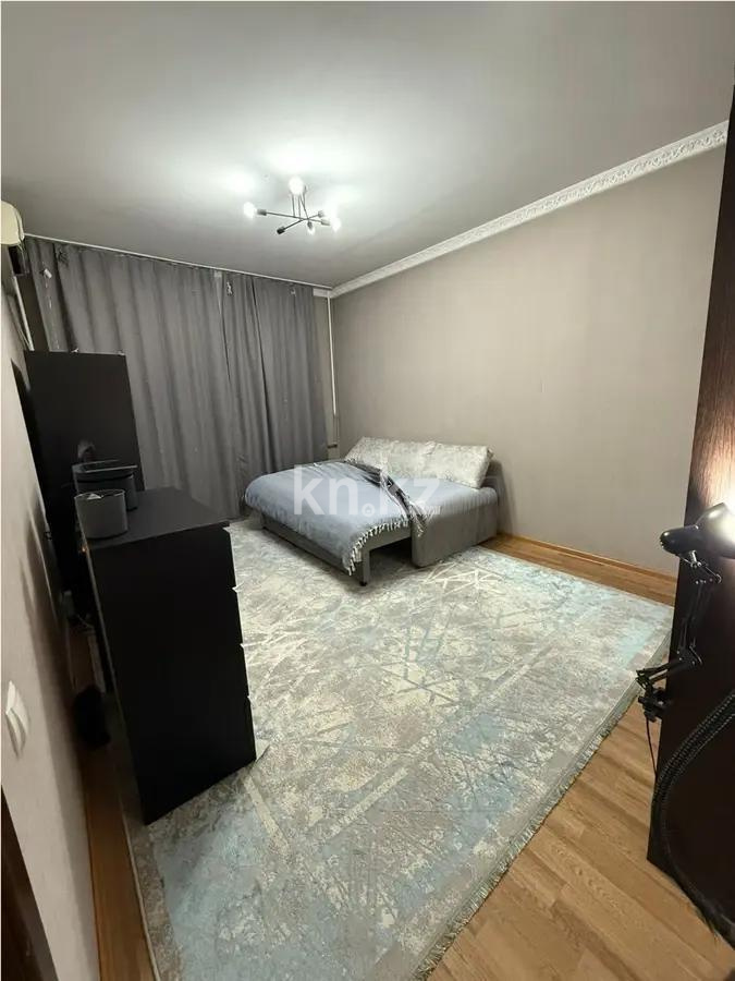 Продажа 1-комнатной квартиры, 42 м², мкр-н Аксай-5, дом  9 в Алматы