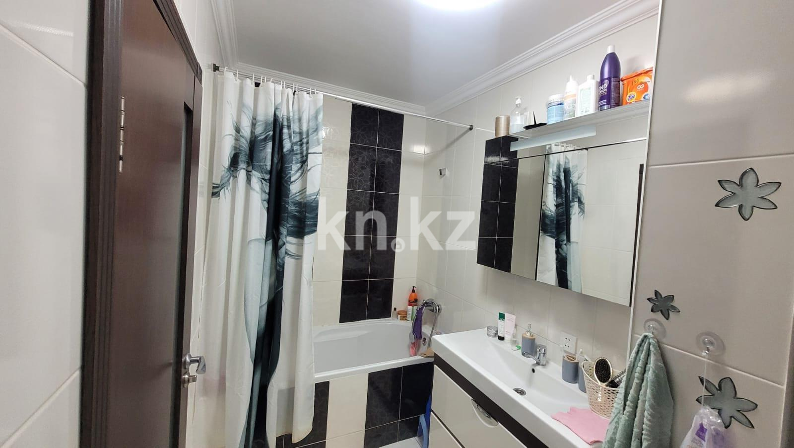 Продажа 3-комнатной квартиры, 82 м², ул. Абая в Караганде - фото 9