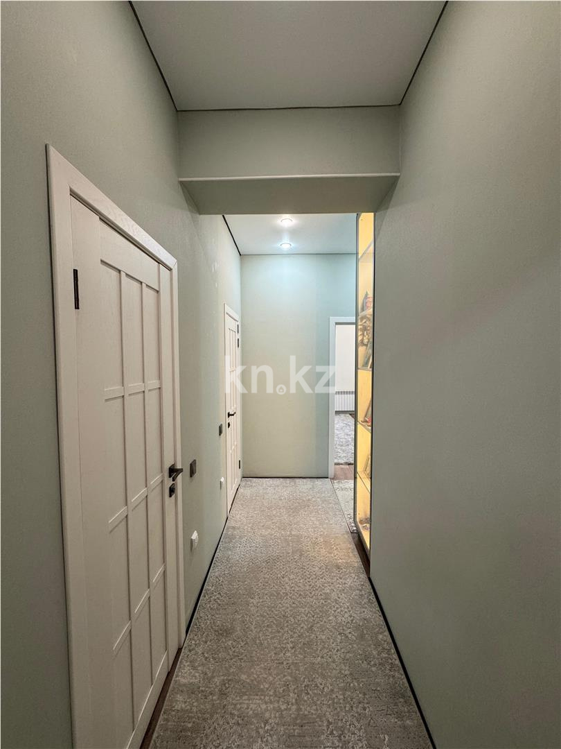 Продажа 2-комнатной квартиры, 68 м², 067 учетный квартал, дом  456/3 в Караганде - фото 21