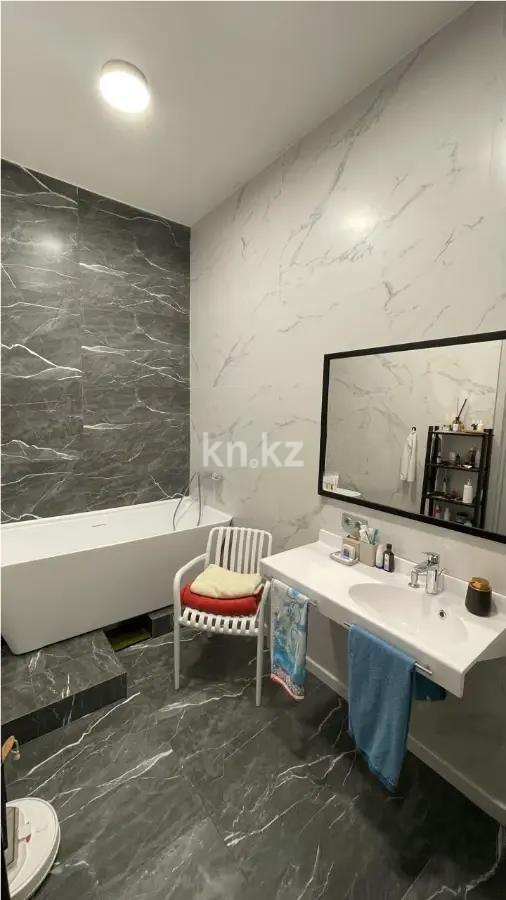 Продажа 4-комнатной квартиры, 131.2 м² в Алматы - фото 4