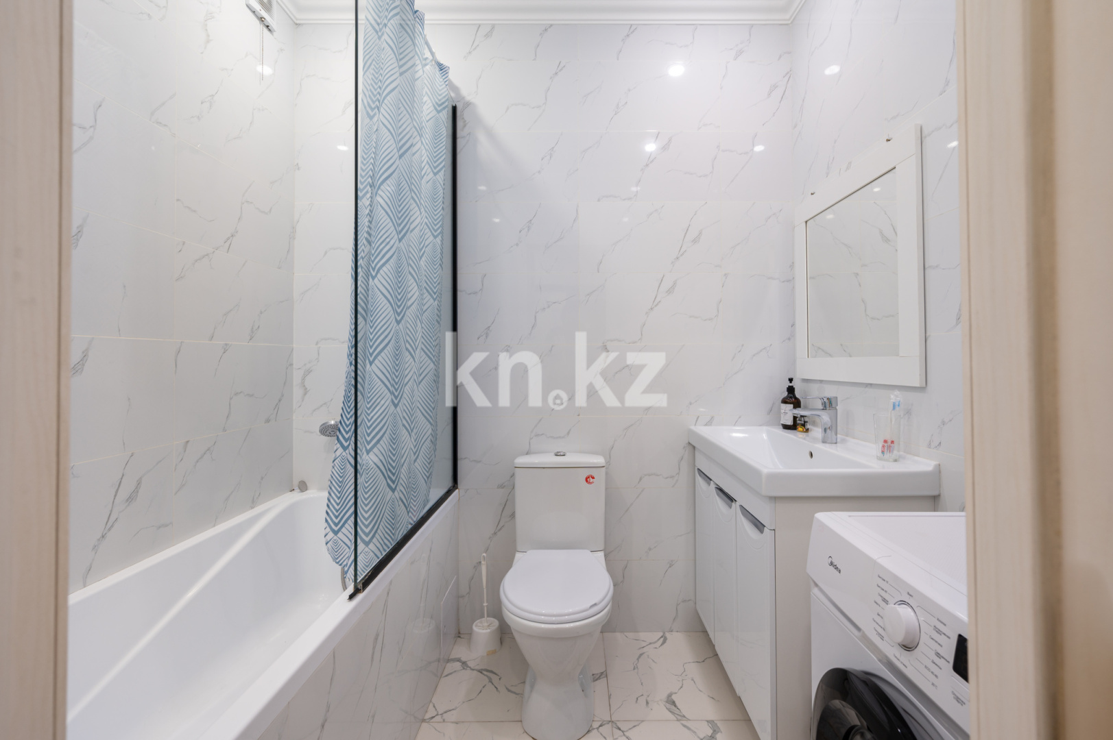 Аренда 1-комнатной квартиры посуточно, 50 м² в Алматы - фото 17