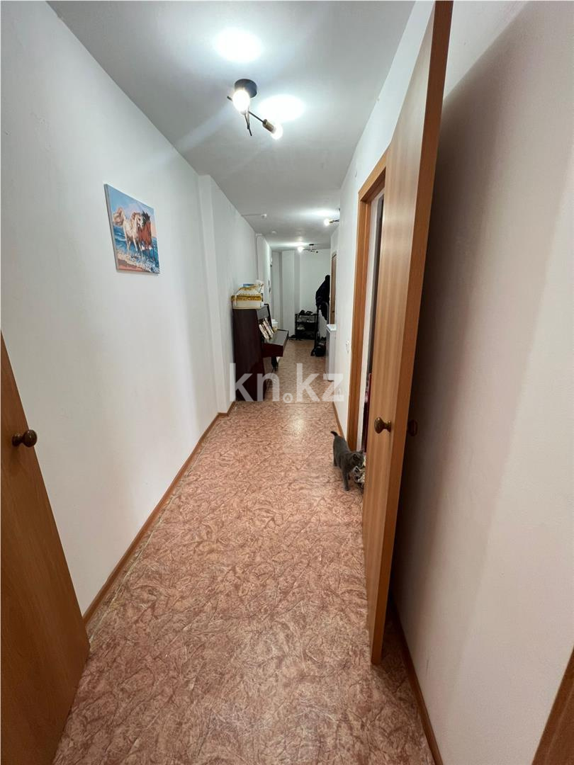 Продажа 2-комнатной квартиры, 64 м², ул. Ашимова в Караганде - фото 9