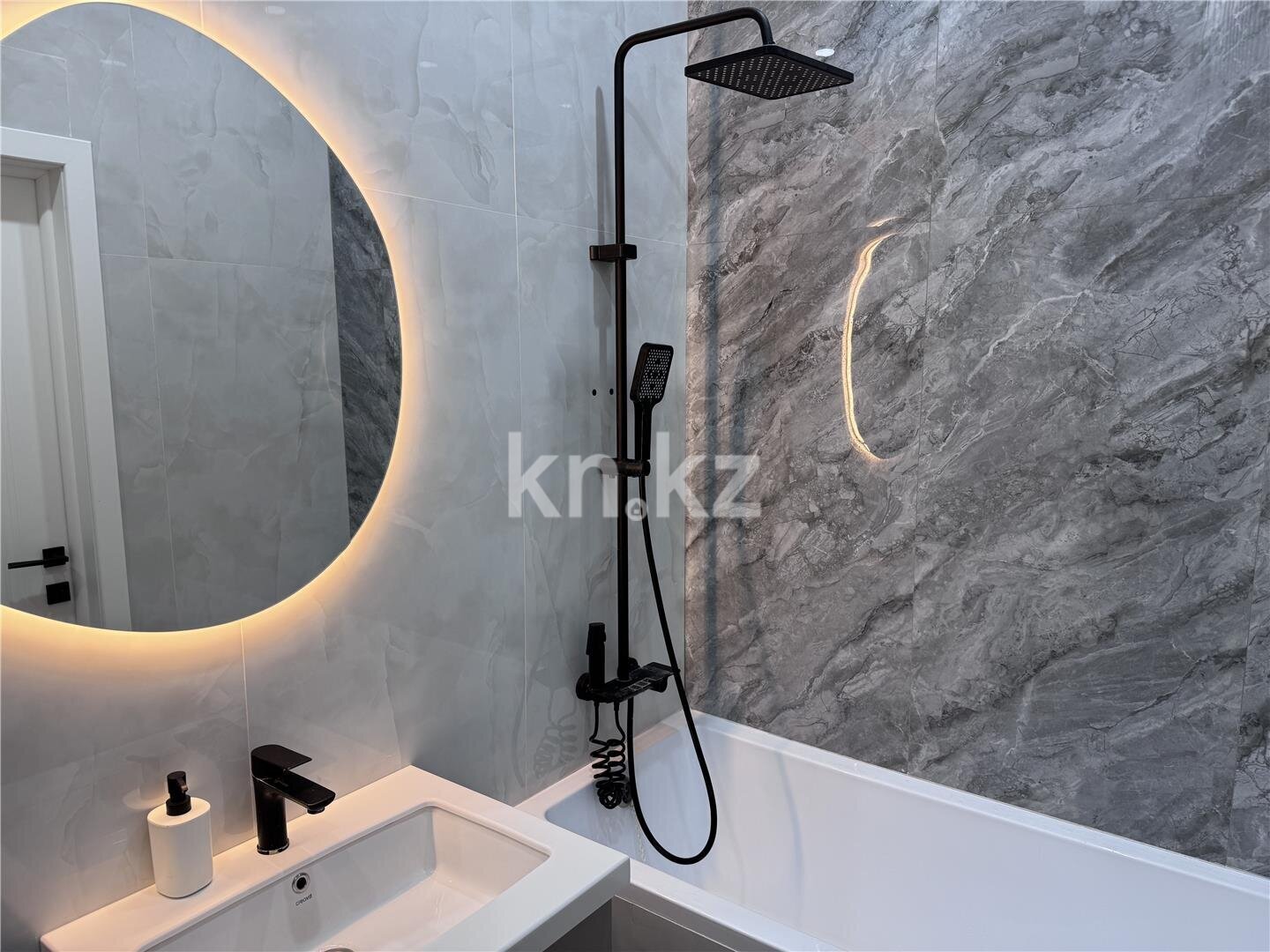 Продажа 2-комнатной квартиры, 74 м² в Караганде - фото 11