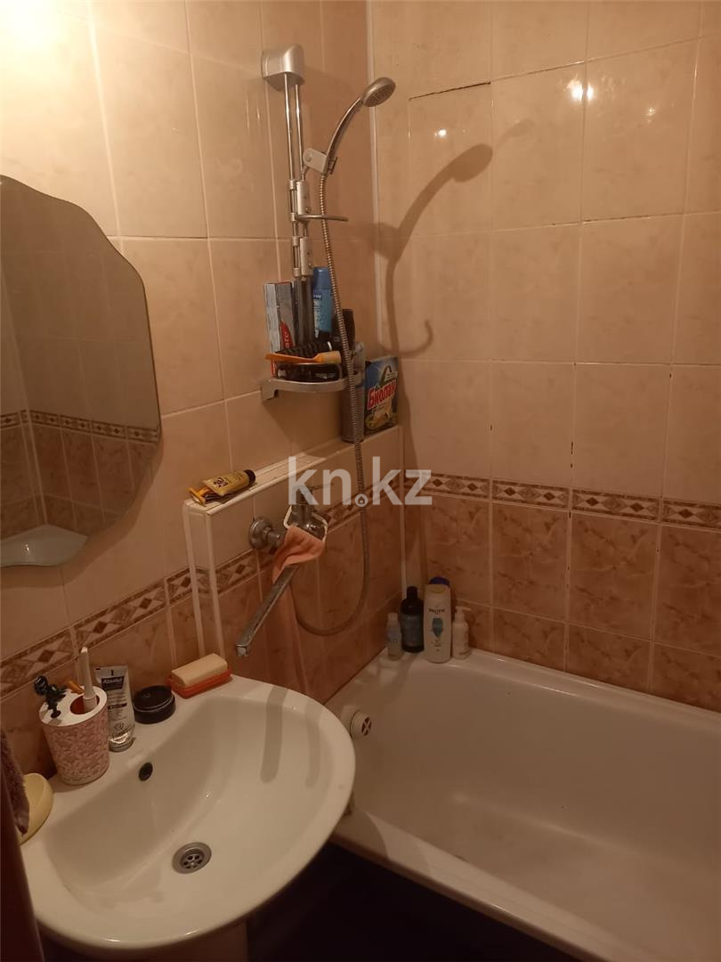 Продажа 2-комнатной квартиры, 56 м², ул. 9-й мкр., дом  40 в Темиртау - фото 5