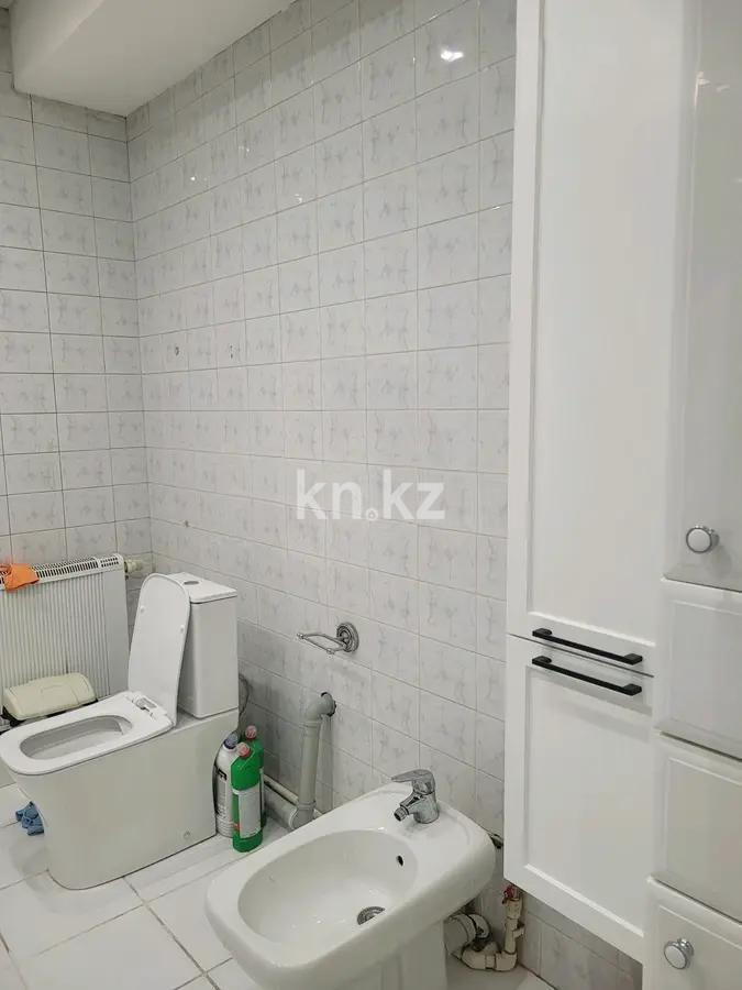 Продажа 3-комнатной квартиры, 69 м², ул. Жамбыла, дом  145 в Караганде - фото 5