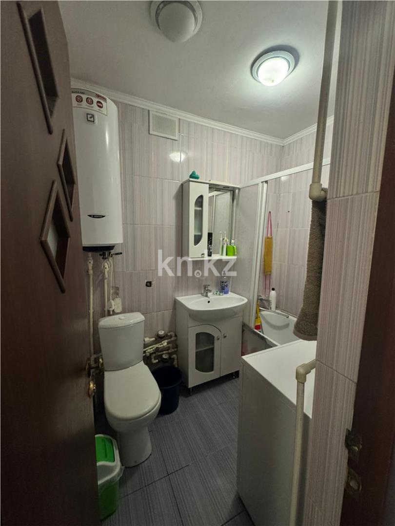 Продажа 3-комнатной квартиры, 49 м², ул. Крылова в Караганде - фото 11