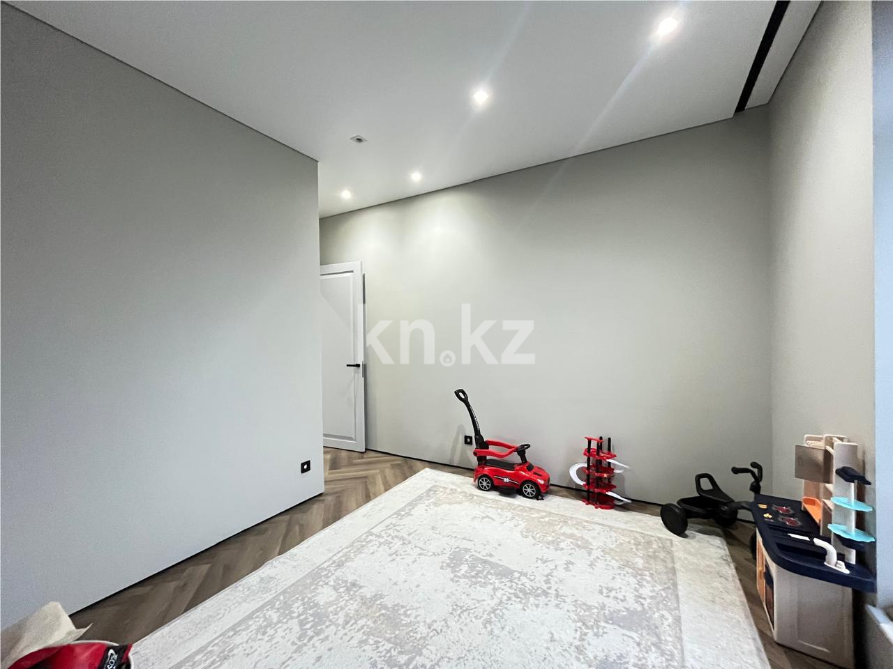 Продажа 3-комнатной квартиры, 100 м², ул. Ашимова, дом  15 в Караганде - фото 6