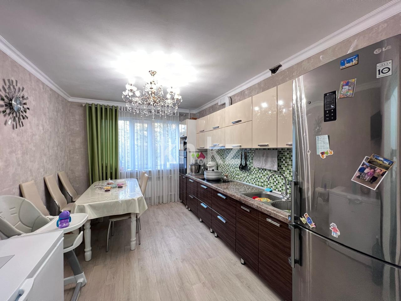 Продажа 3-комнатной квартиры, 83 м², ул. Дюсембекова, дом  35 в Караганде - фото 8