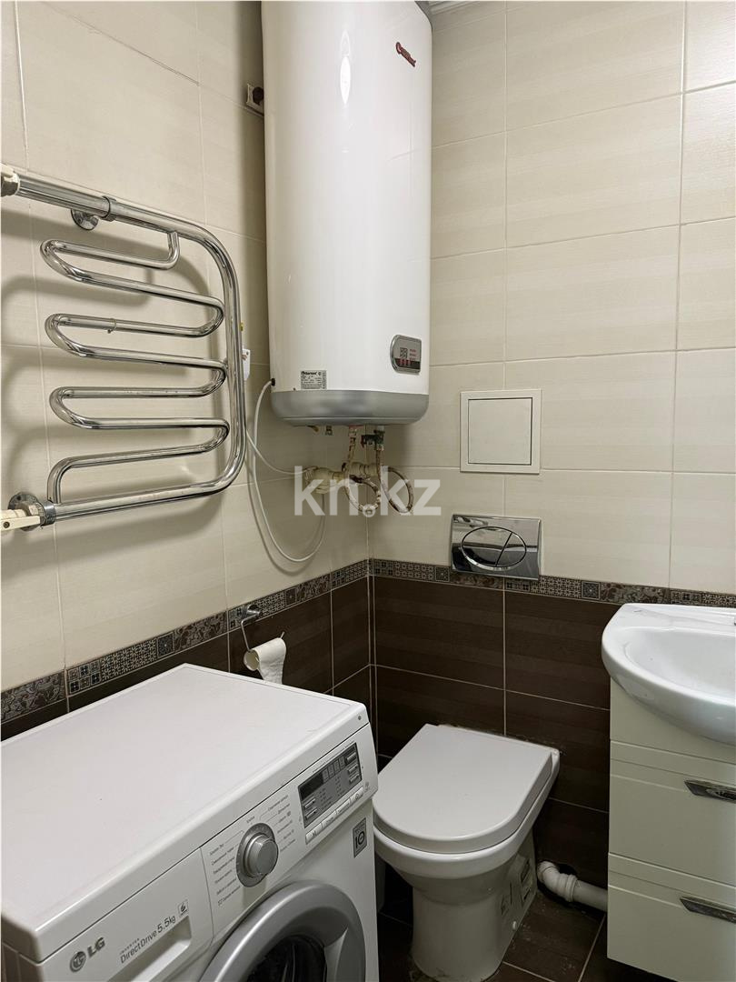 Продажа 3-комнатной квартиры, 64 м², ул. Пичугина в Караганде - фото 6