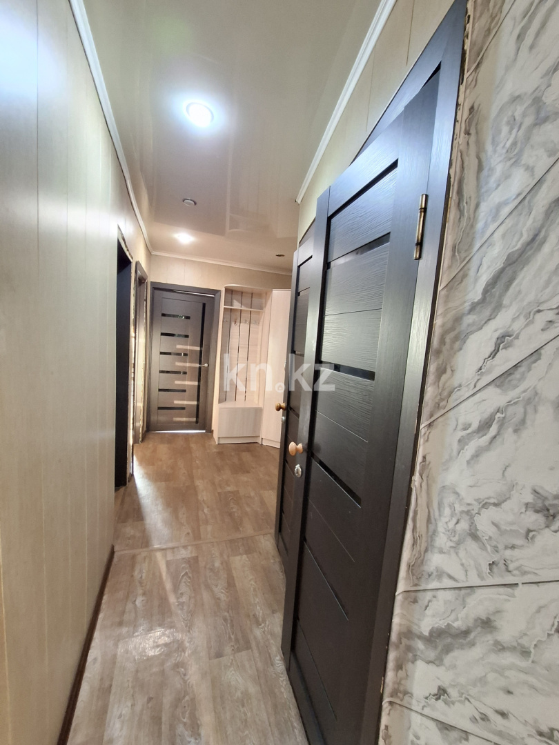 Продажа 3-комнатной квартиры, 62 м², мкр-н 16, дом  49 в Караганде - фото 5