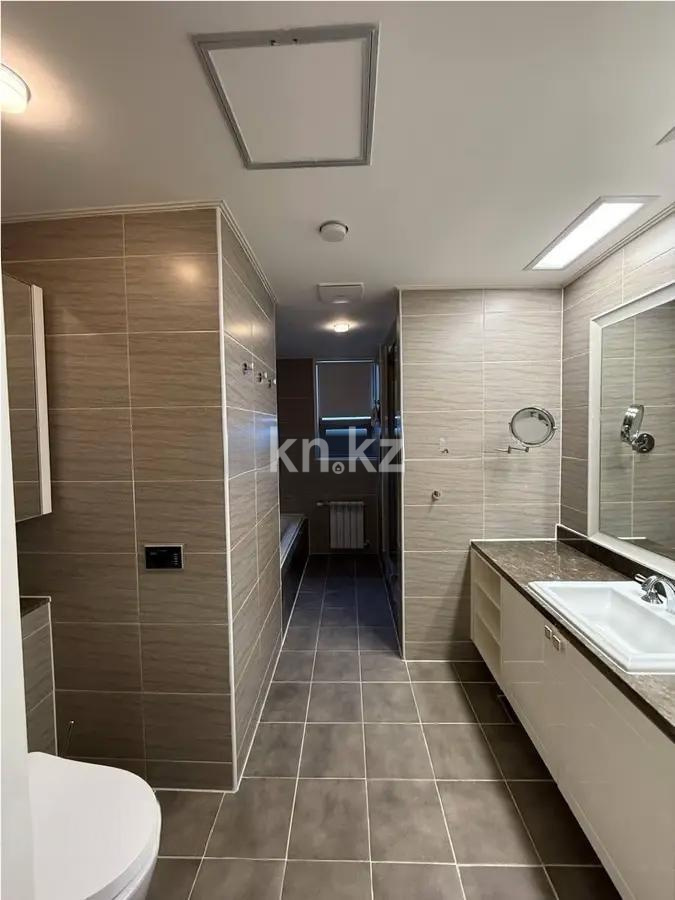 Продажа 4-комнатной квартиры, 174.8 м² в Астане - фото 4