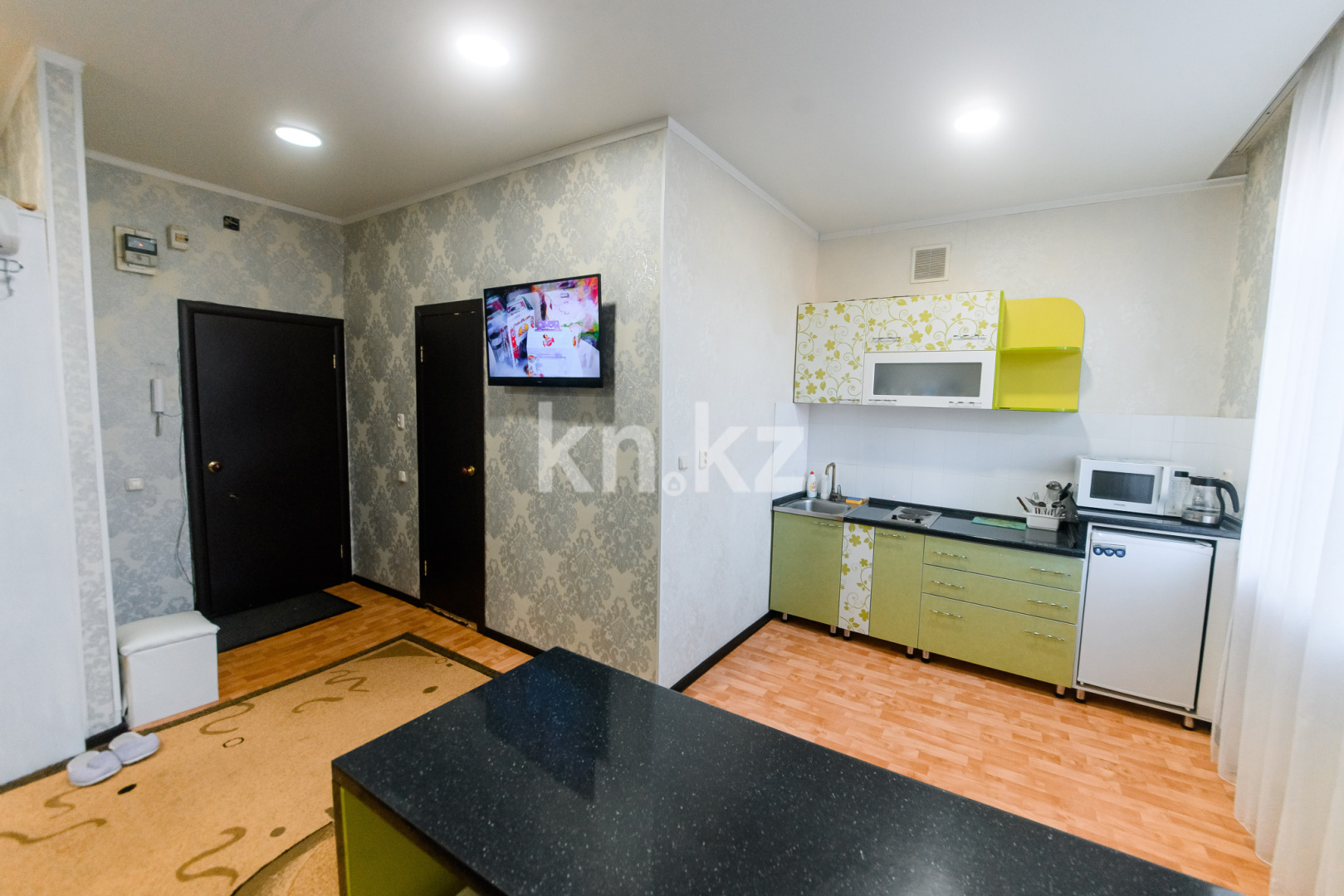 Аренда 1-комнатной квартиры посуточно, 43 м², пр. Республики, дом  93/1 в Темиртау