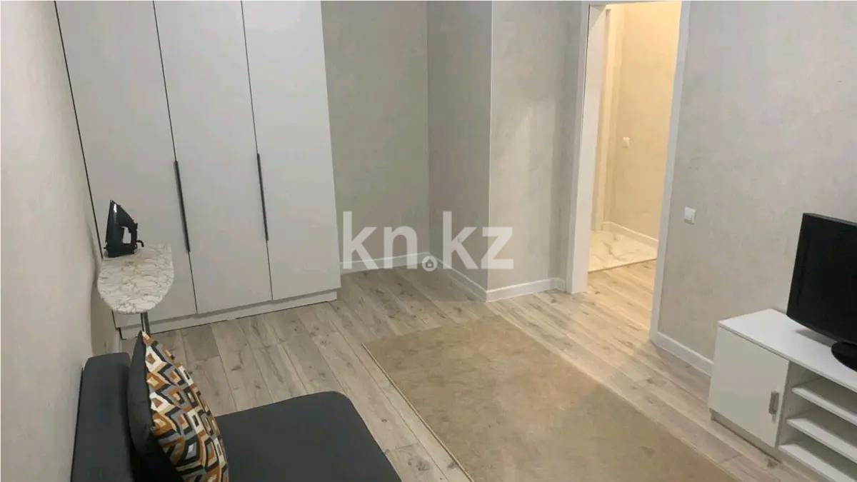 Продажа 1-комнатной квартиры, 38 м², ул. Омарова, дом  12в в Астане