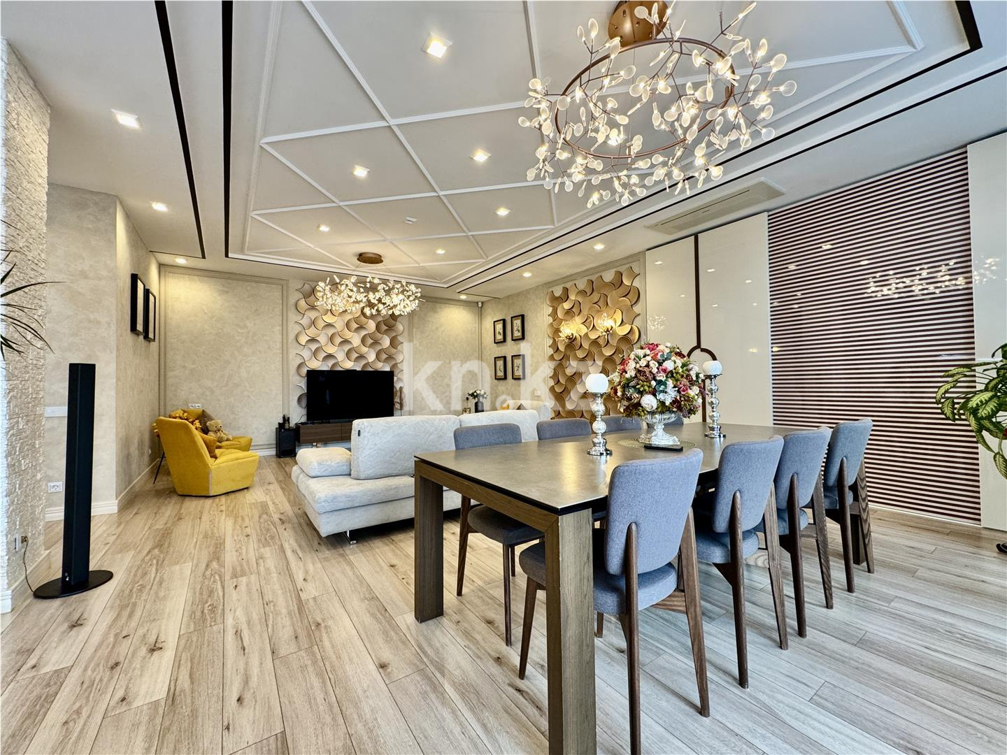 Продажа 4-комнатной квартиры, 198 м², ул. Ботаническая, дом  12/12 в Караганде