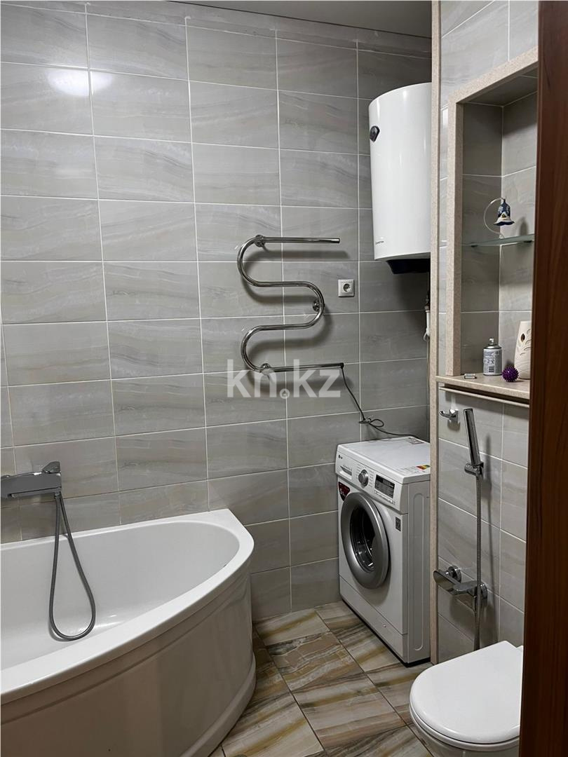 Продажа 3-комнатной квартиры, 90 м², ул. Ермекова в Караганде - фото 14