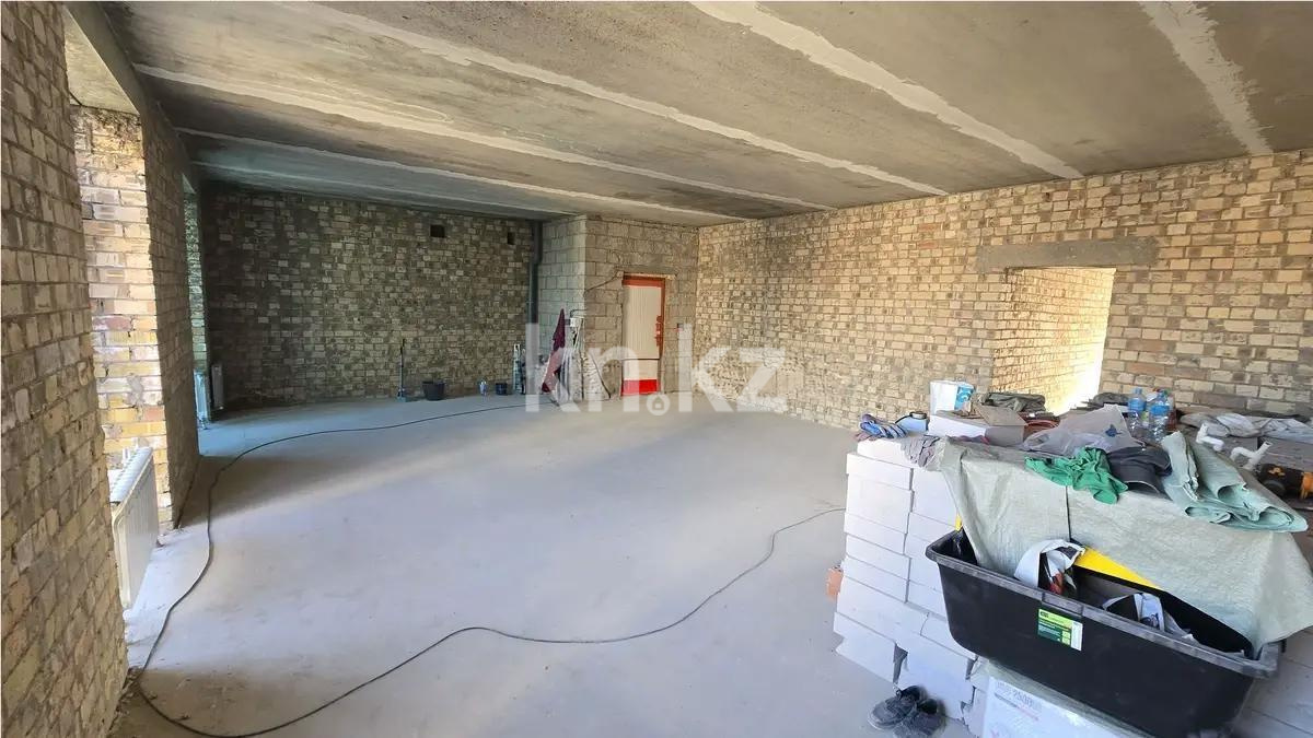 Продажа 3-комнатной квартиры, 89 м², ул. Букетова, дом  3 в Караганде