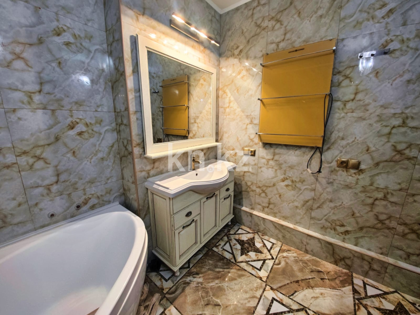 Продажа 4-комнатной квартиры, 104 м², ул. Куанышбаева, дом  9/1 в Астане - фото 10