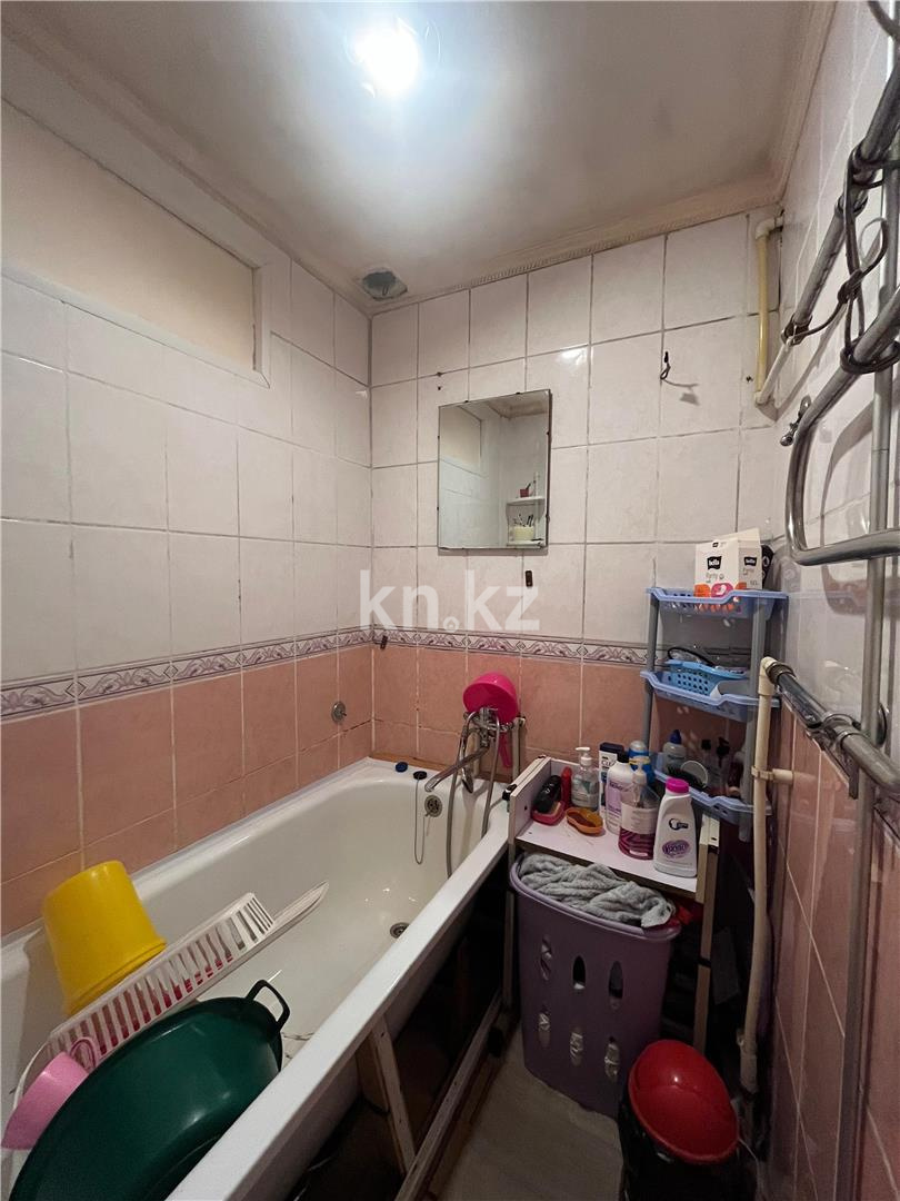 Продажа 4-комнатной квартиры, 61 м², 11а мкр. в Караганде - фото 7