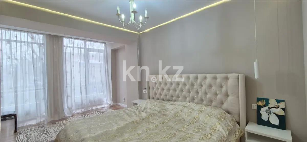 Продажа 4-комнатной квартиры, 86 м², ул. Толе би, дом  189/3 в Алматы