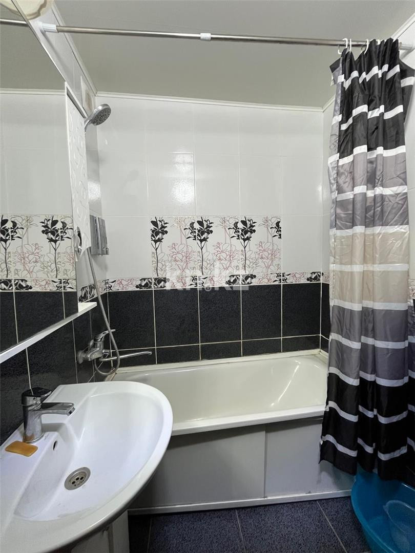 Продажа 4-комнатной квартиры, 80 м², пр. Шахтеров в Караганде - фото 14