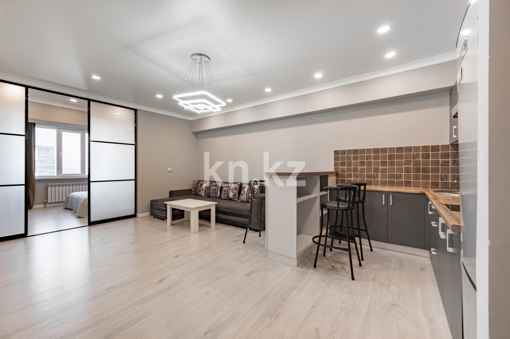 Аренда 1-комнатной квартиры посуточно, 50 м² в Алматы - фото 7