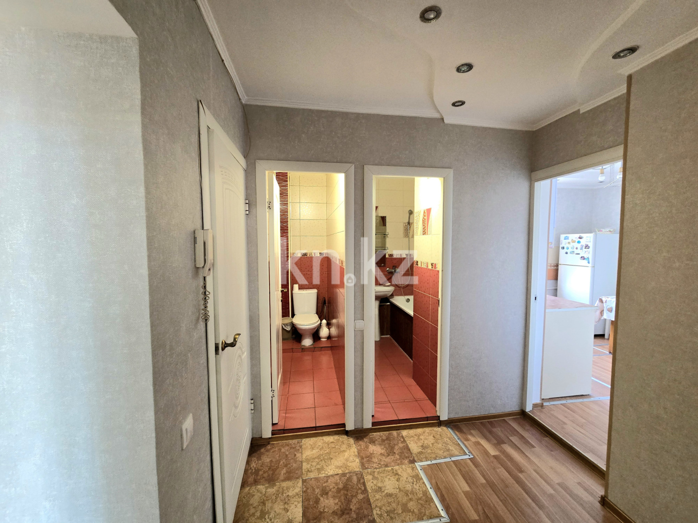 Продажа 3-комнатной квартиры, 62 м², ул. Туркестанская, дом  9 в Шымкенте - фото 11