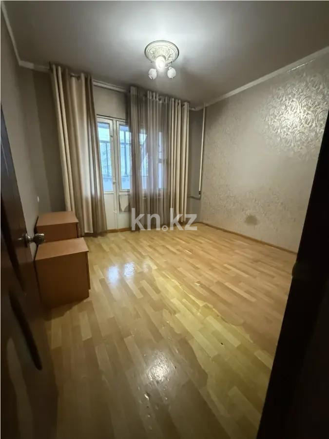 Продажа 2-комнатной квартиры, 60 м², мкр. Аксай-5, дом  12 в Алматы - фото 2