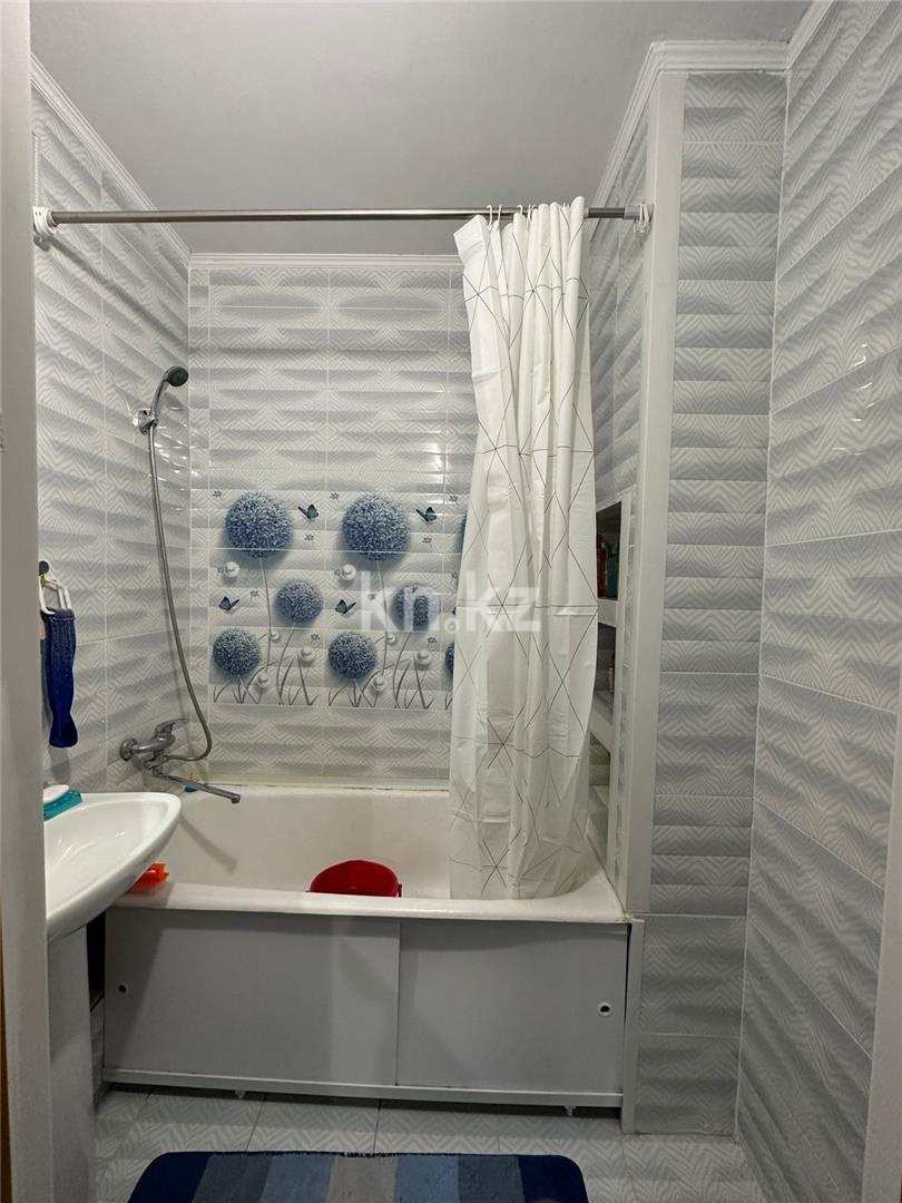 Продажа 4-комнатной квартиры, 79 м², пр. Шахтеров в Караганде - фото 11