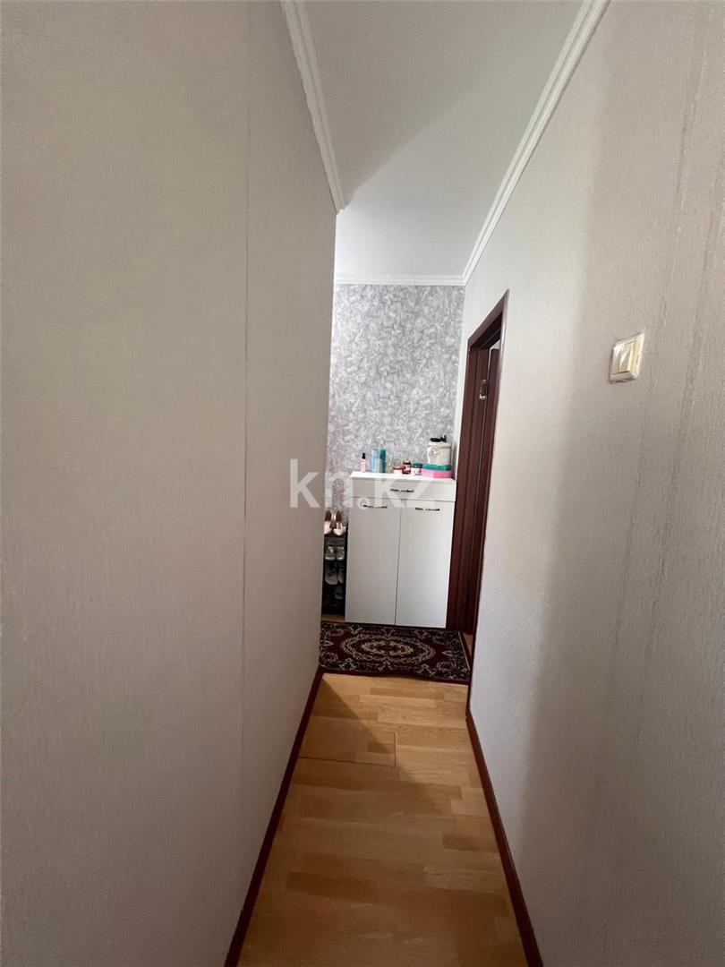 Продажа 3-комнатной квартиры, 47 м², мкр. Восток-2, дом  13 в Караганде - фото 6