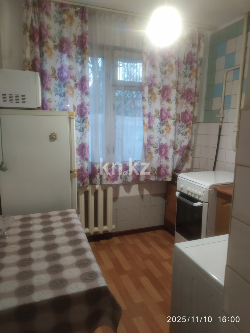 Аренда 3-комнатной квартиры, 58 м², 3 мкр., дом  47 - пр. Улугбека в Алматы - фото 4