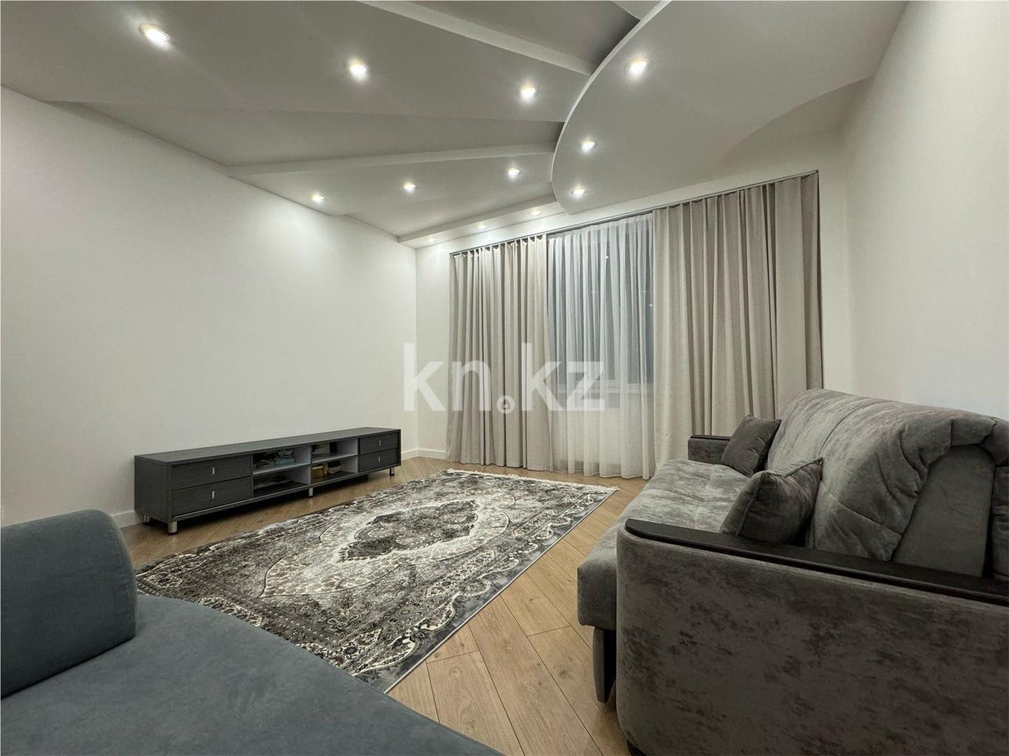 Продажа 4-комнатной квартиры, 198.9 м², ул. Иманова в Астане - фото 5