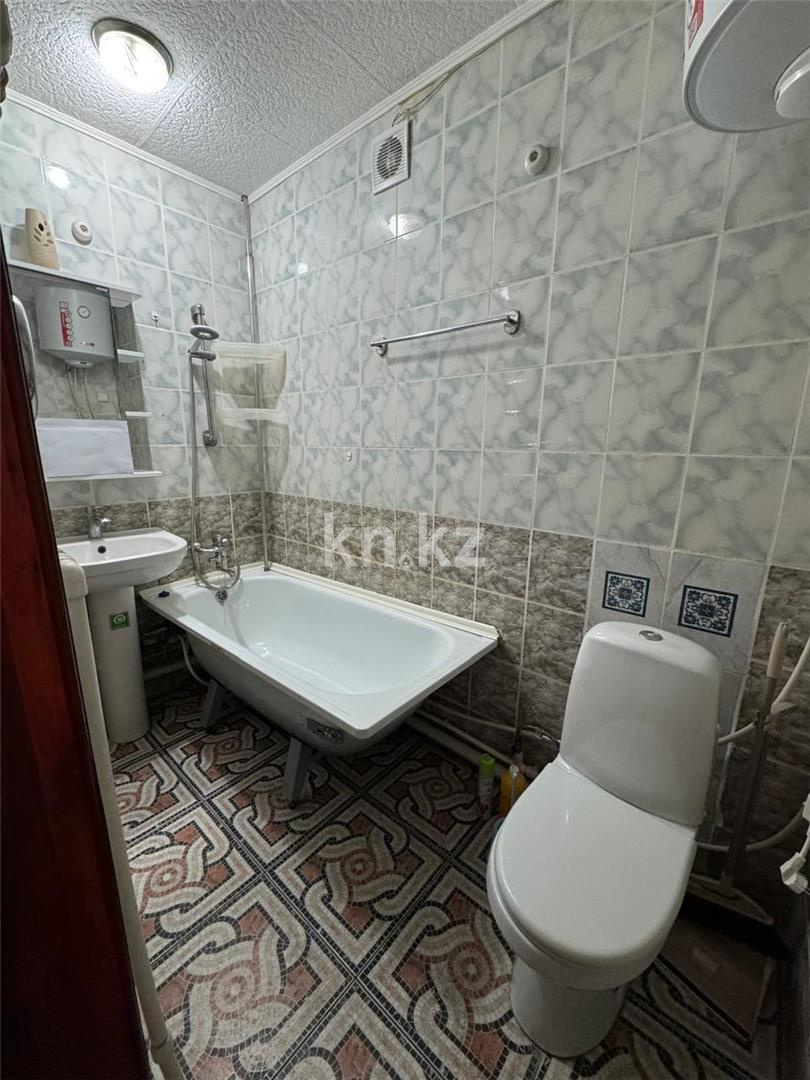 Продажа 3-комнатной квартиры, 57 м², пр. Бухар-жырау в Караганде - фото 11